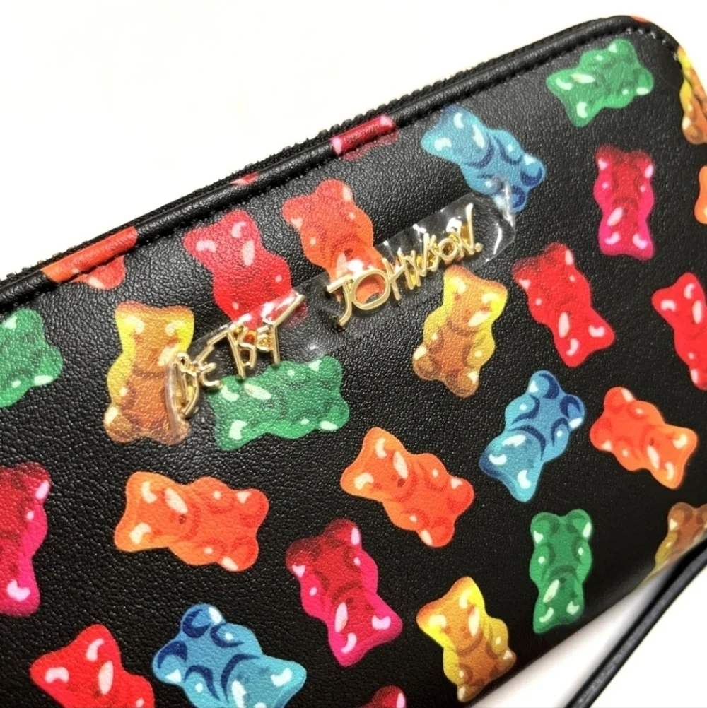 🩷▪️Betsey Johnson▪️🧸 Gummy Bear Wallet and Gummy Bear Charm Set -